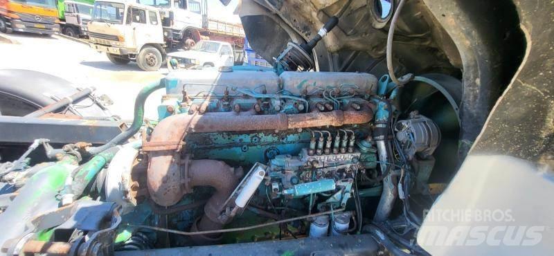 Scania 113M 360 Chassis Cab trucks