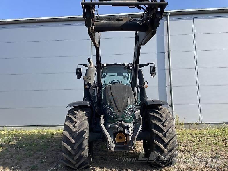 Valtra T174 Tractors