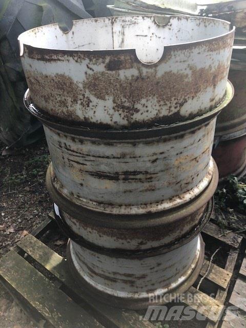  UM  15X30 Tyres, wheels and rims