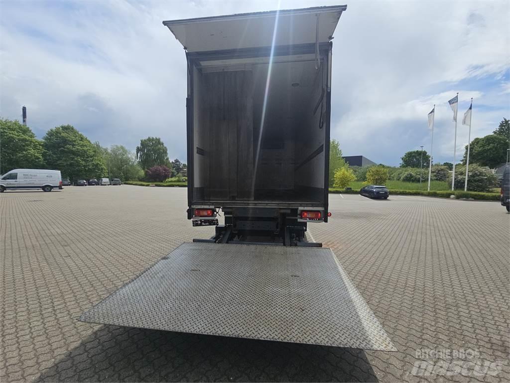Volvo FE320 Temperature controlled trucks
