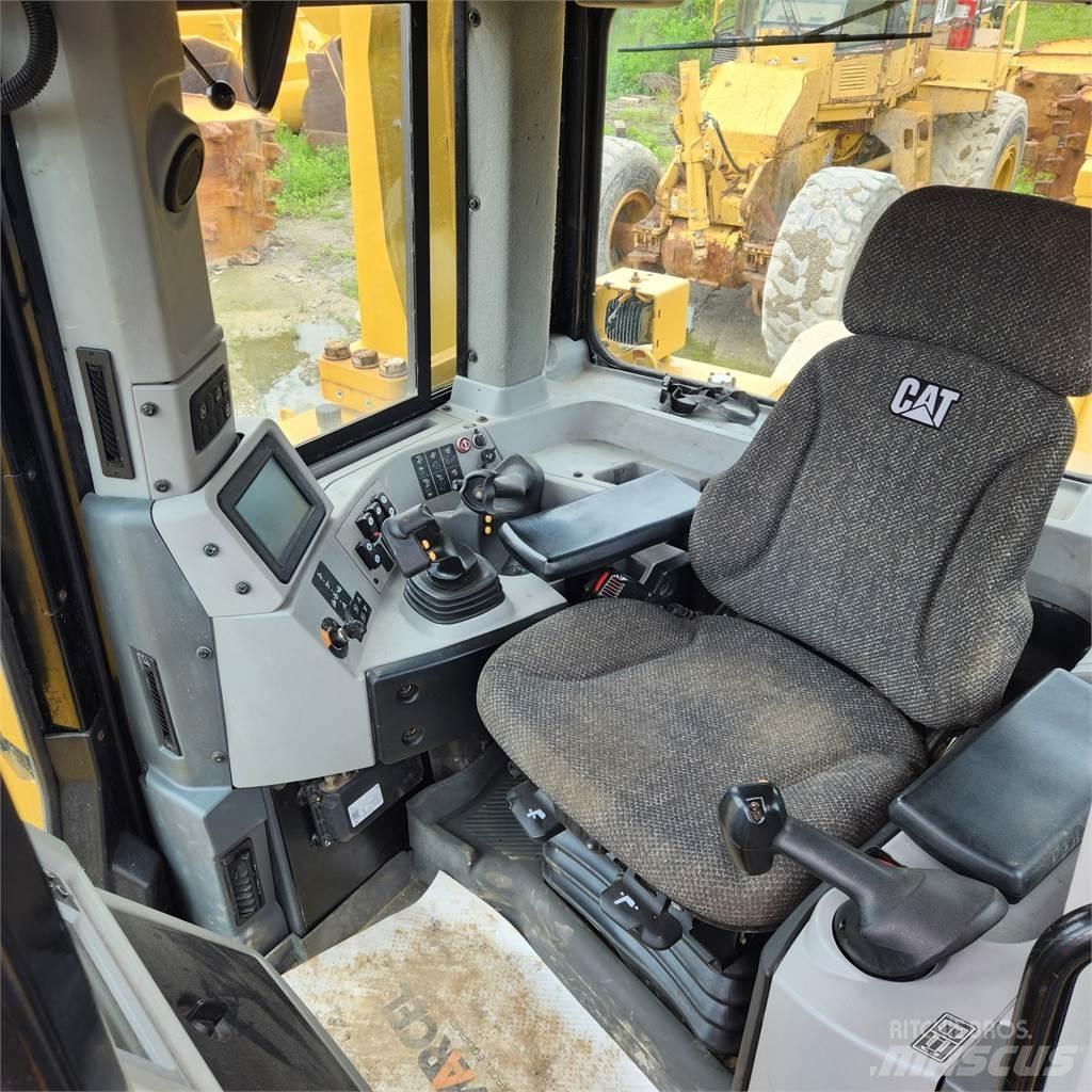 CAT D8T LGP Crawler dozers