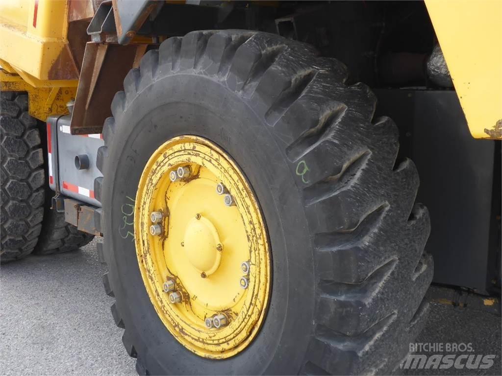 Komatsu HD325-7 Rigid dump trucks