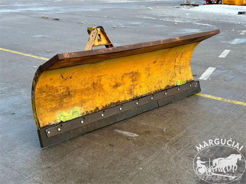 Borup , 2,7 m. Farm machinery
