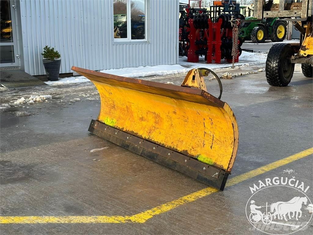 Borup , 2,7 m. Farm machinery