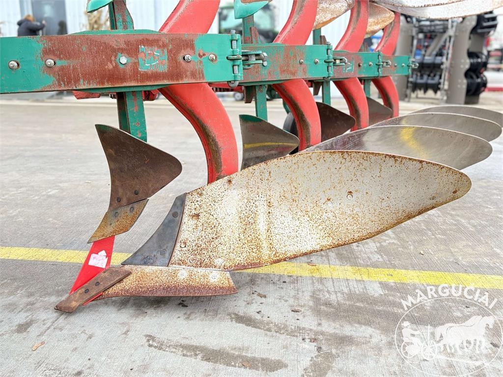 Kverneland 4 korpusų Farm machinery