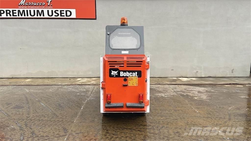 Bobcat S70 Skid steer loaders
