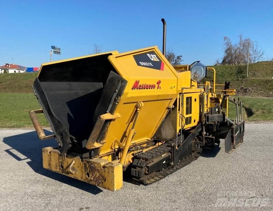 CAT BB621E Asphalt pavers