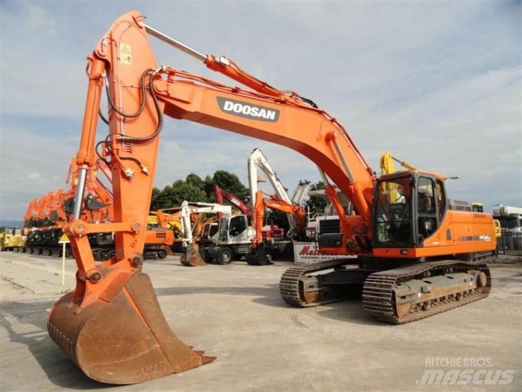 Doosan DX340LC Crawler excavators
