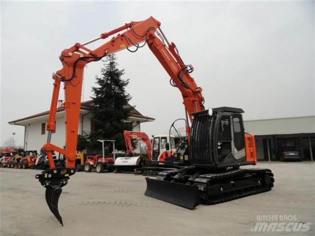 Hitachi ZX135 US-6 Excavators