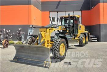 John Deere 622 GP 6X6 Crawler dozers