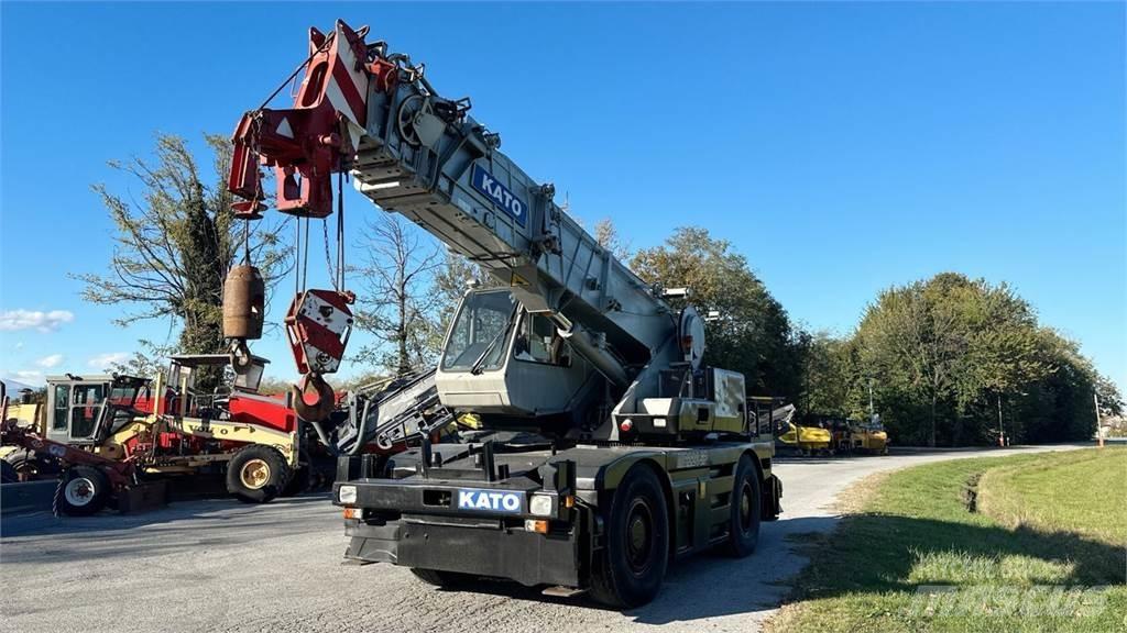 Kato KR 22H-11 4x4 All terrain cranes