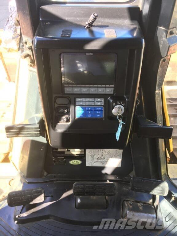 Komatsu D65WX-16 Crawler dozers