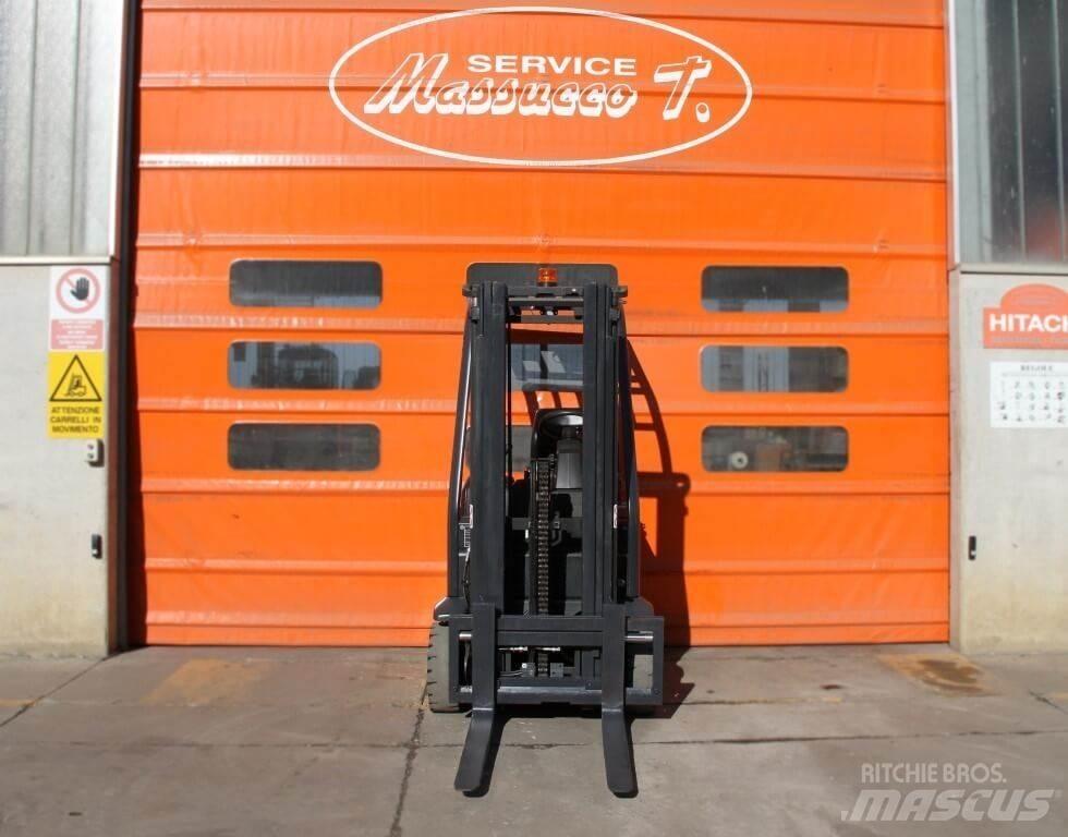 OM XE13 AC Electric forklift trucks