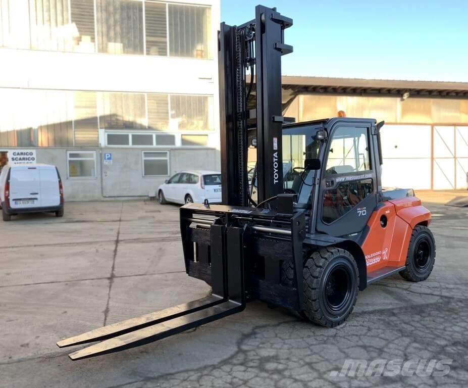 Toyota 40-8FD70N Diesel trucks
