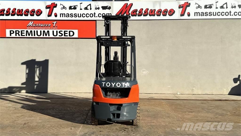 Toyota 52-8FDF30 Diesel trucks