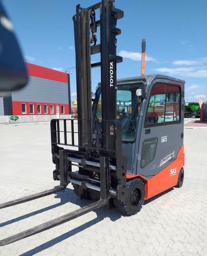 Toyota 8FBMT30 Electric forklift trucks