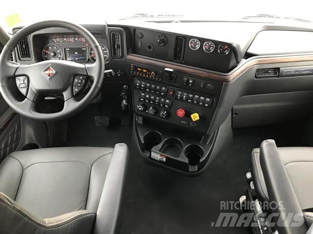 International LT Prime Movers