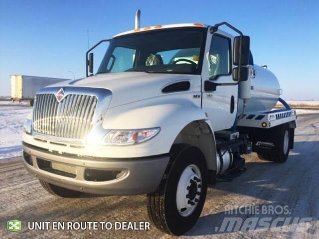 International MV Waste trucks