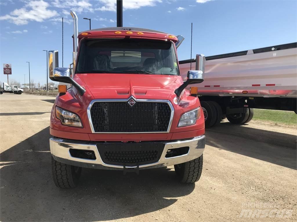 International MV Farm / grain trucks