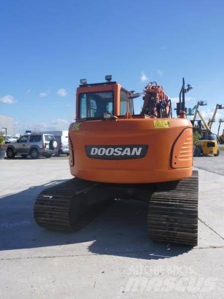 Doosan DX140LC Crawler excavators