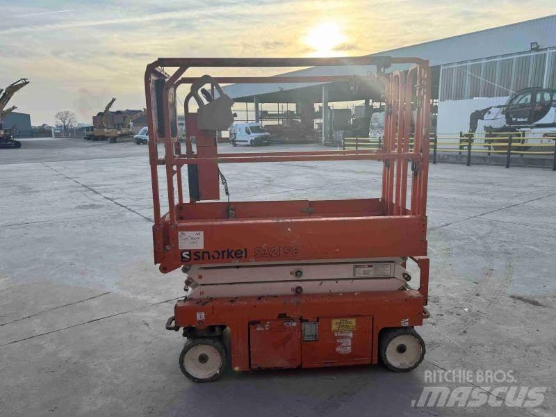 Snorkel S3215E Articulated boom lifts
