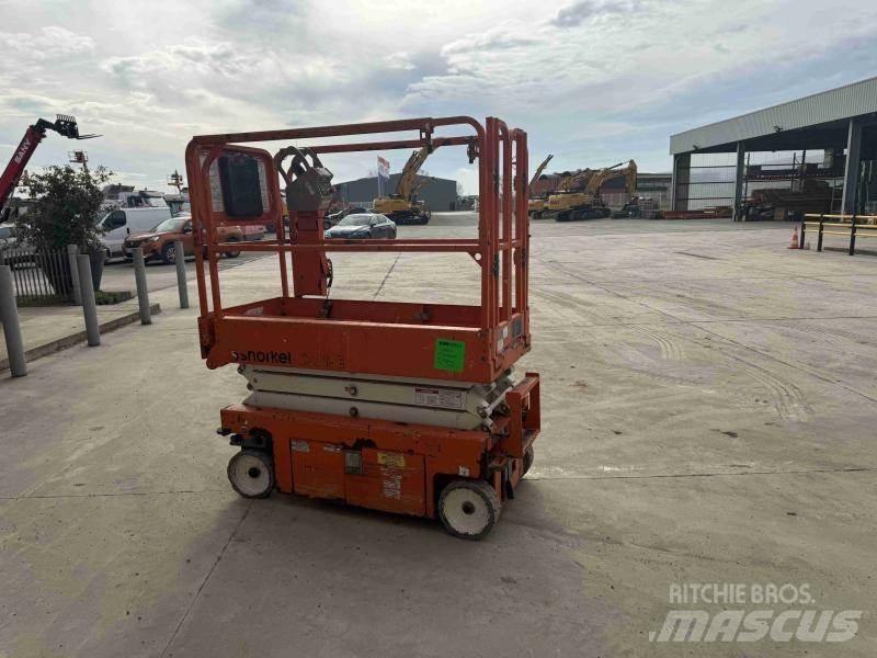 Snorkel S3215E Articulated boom lifts