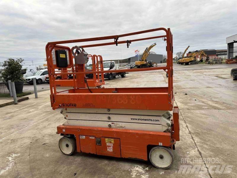 Snorkel S3220E Articulated boom lifts