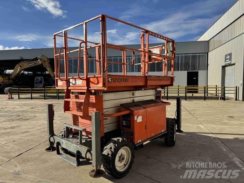 Snorkel S3370RT Articulated boom lifts
