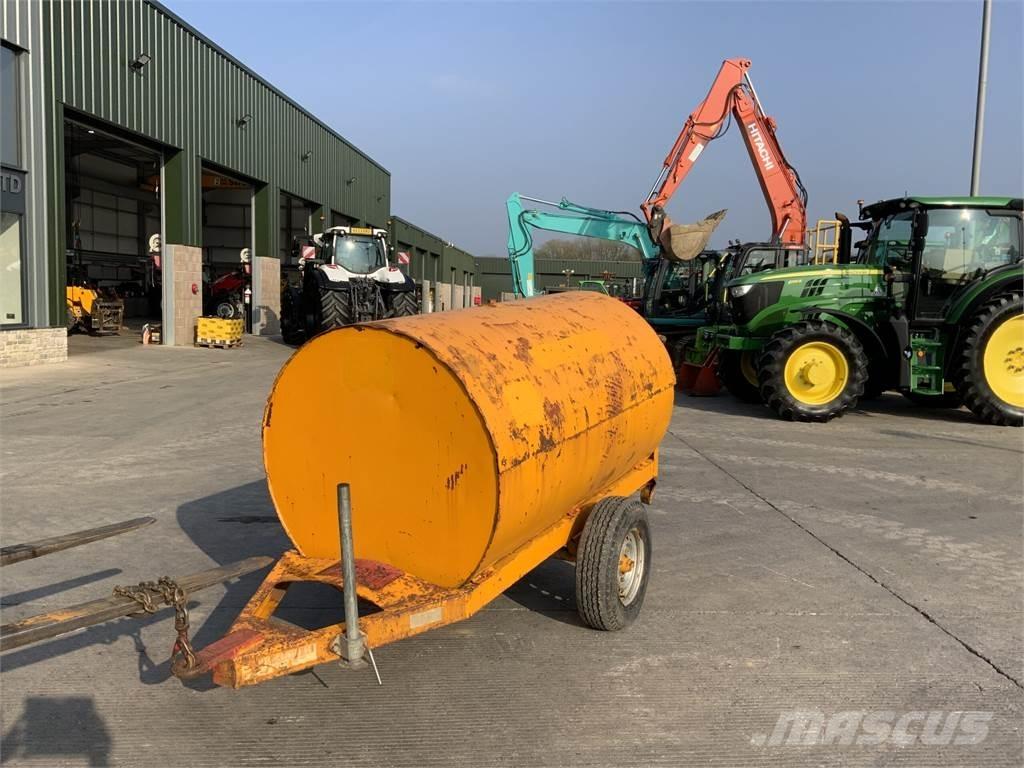  Diesel Bowser (ST22825) Farm machinery