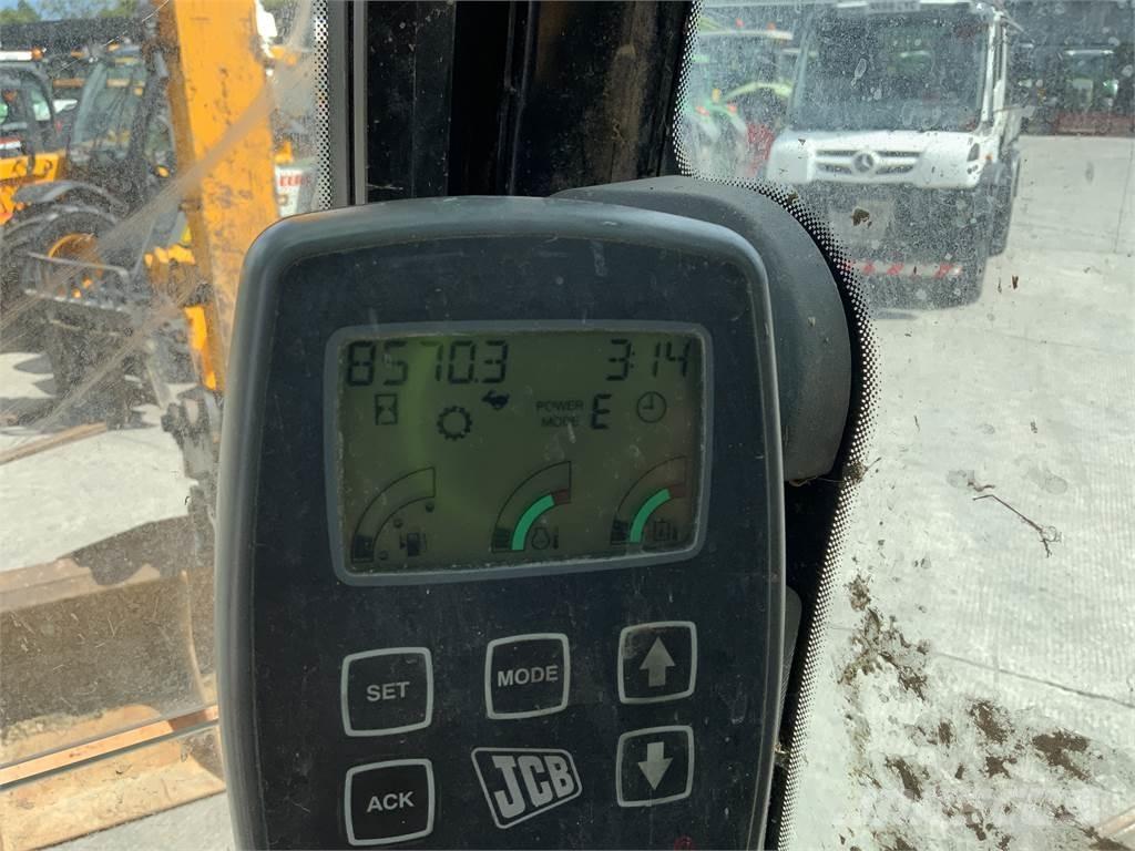 JCB JS130 LC Digger Farm machinery