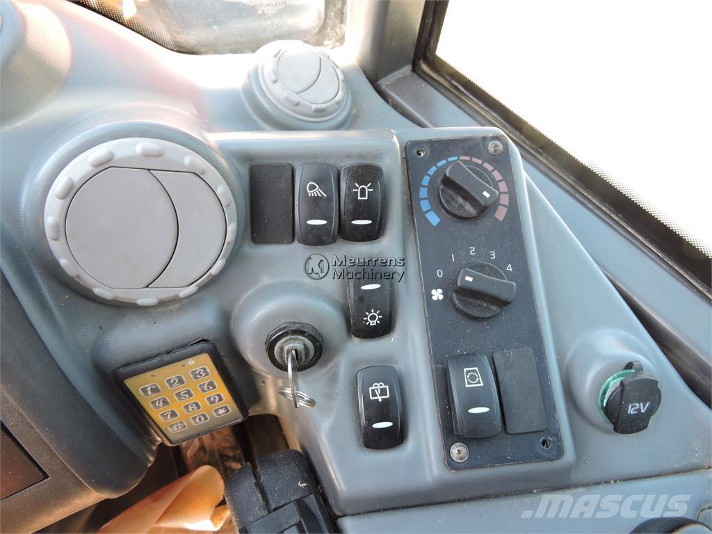 Volvo L25F + FORK Wheel loaders