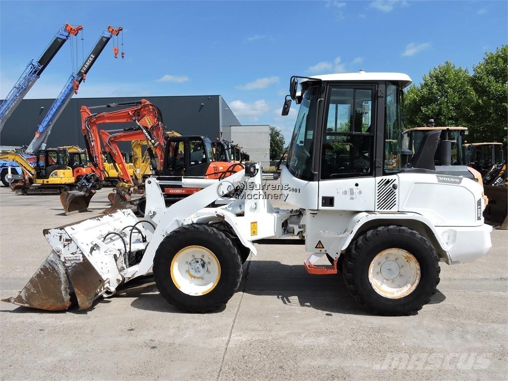 Volvo L30G + FORK Wheel loaders