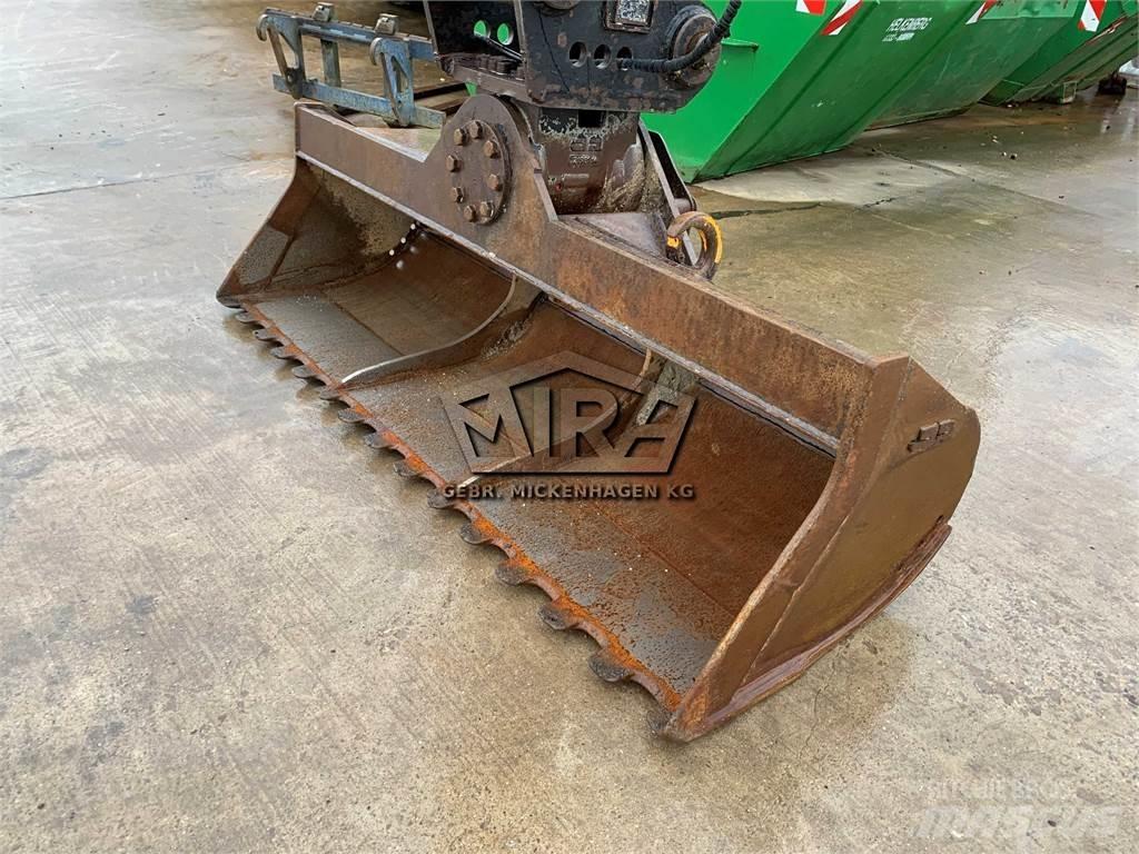 CAT 2000 mm Backhoes