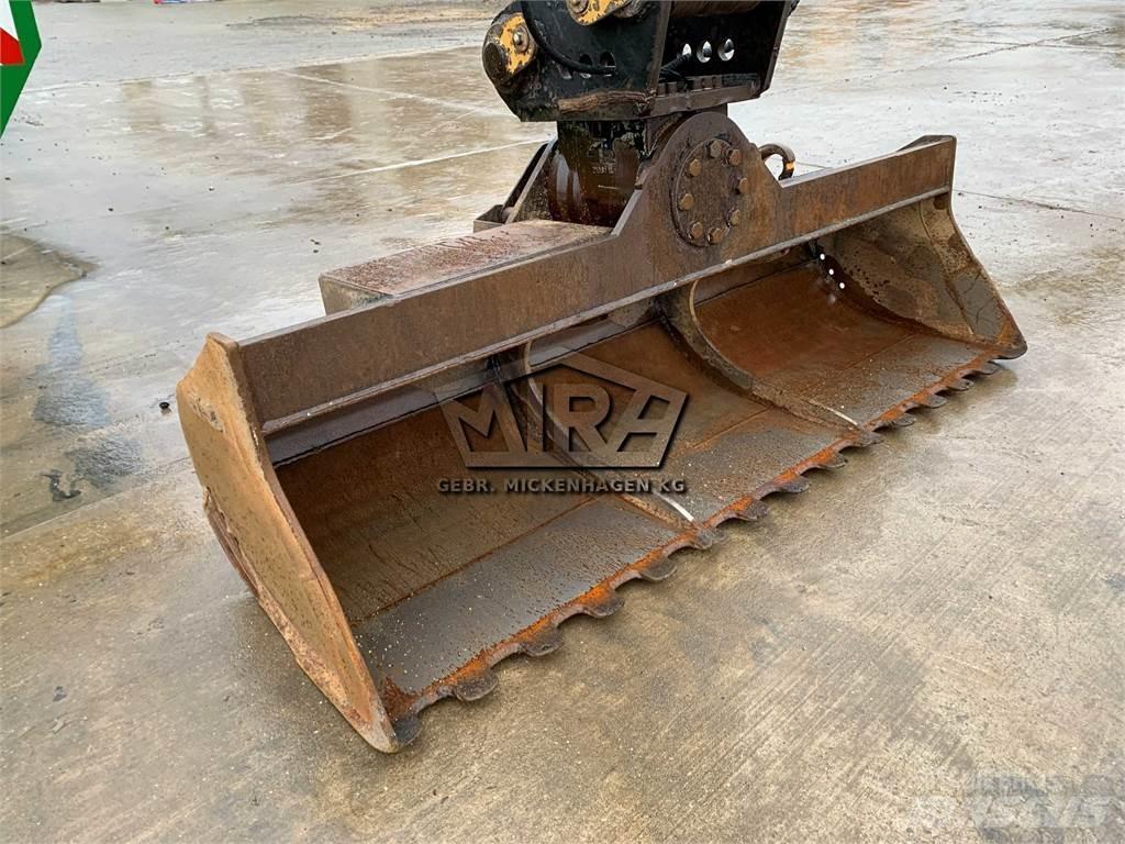 CAT 2000 mm Backhoes