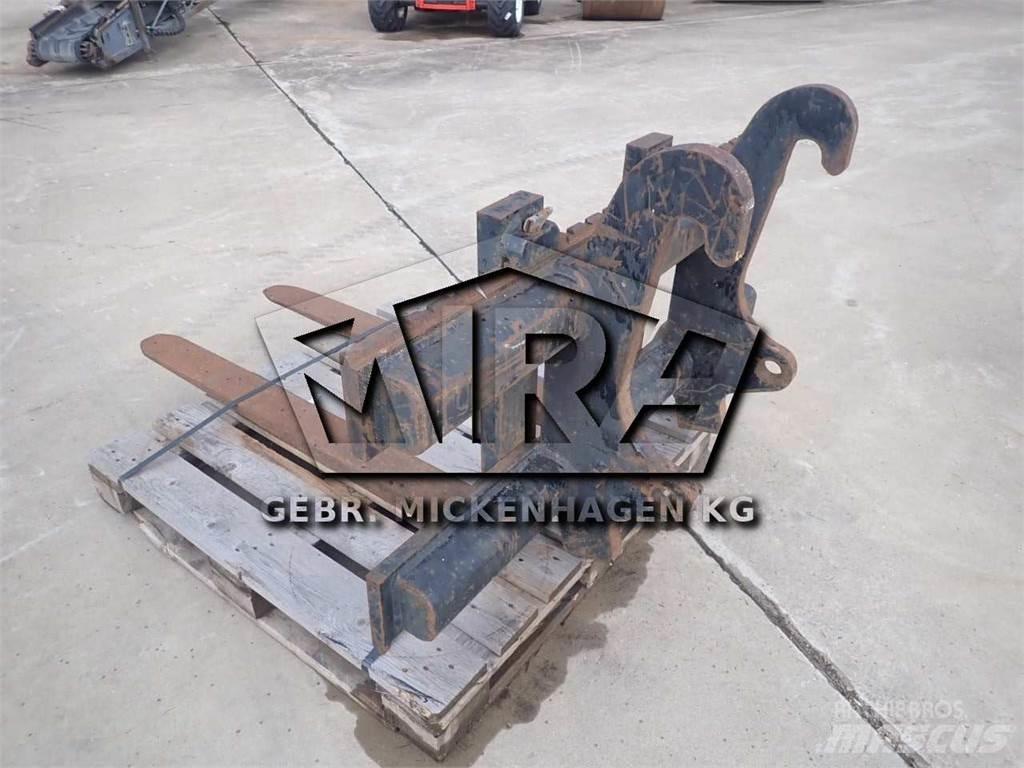 CAT 926 Forks