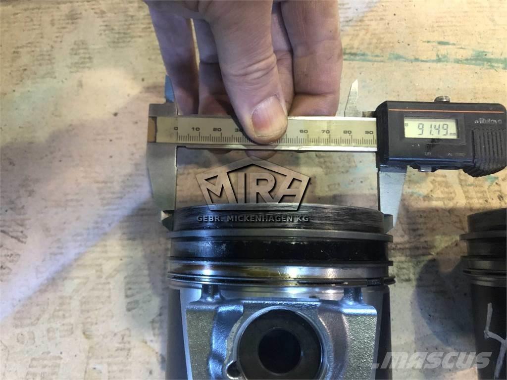 Deutz 2011 / Kolben Engines