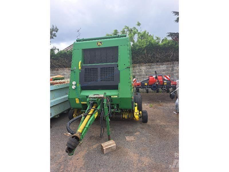 John Deere 592 Round balers