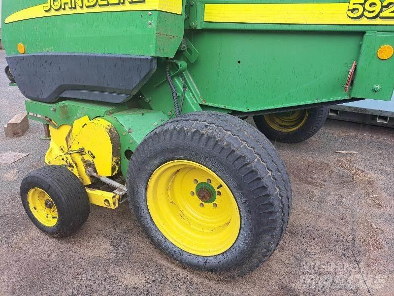 John Deere 592 Round balers