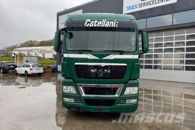 MAN TGX 26.480 6x2 Curtain sider trucks