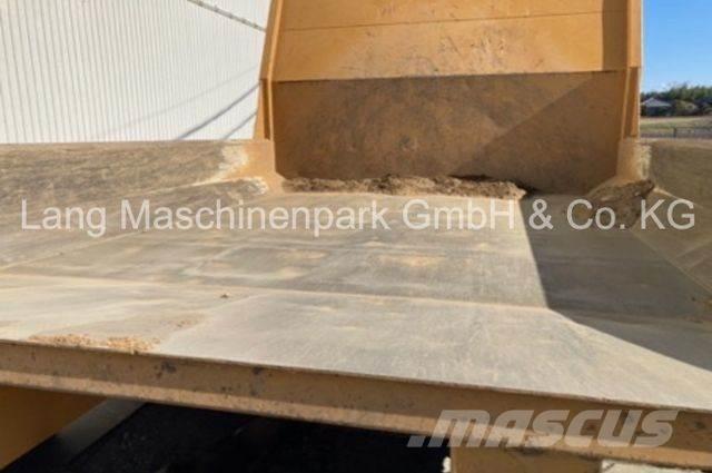 Morooka MST 2200 VD Articulated Haulers