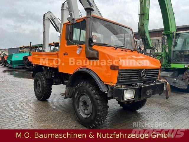 Unimog U 1000/ 424 Tipper trucks