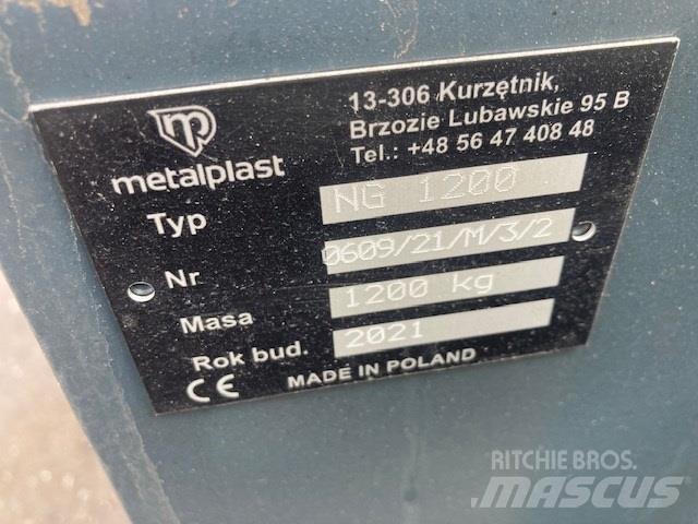  - - -  1500 KG Front weights