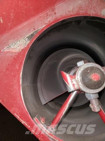  J & M 875 Grain Cart Other