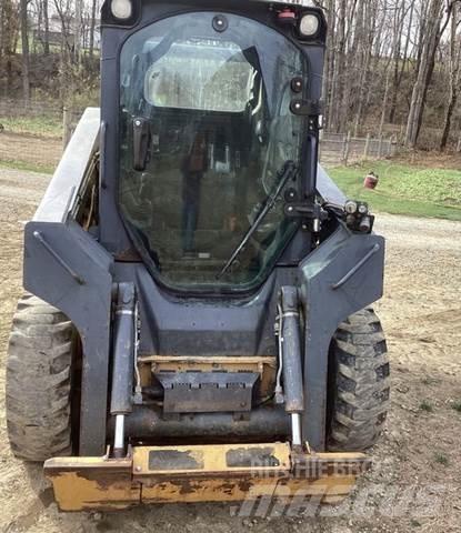 John Deere 318D Other