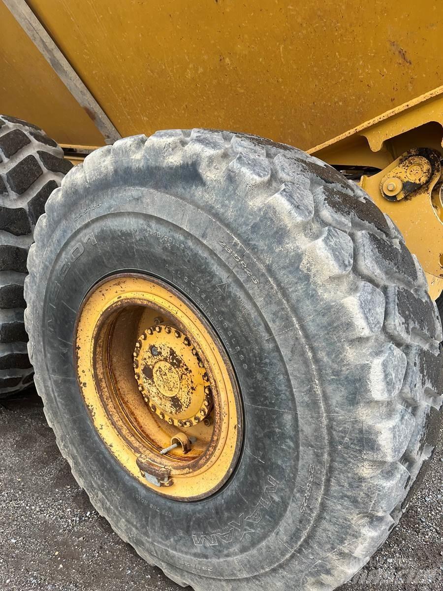 Bell B30E Articulated Haulers