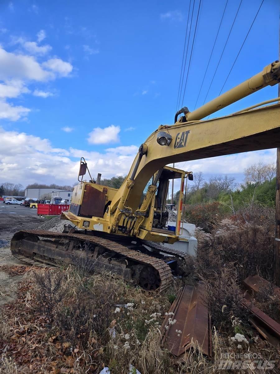 CAT 225D Crawler excavators