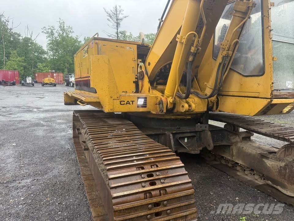 CAT 235B Crawler excavators