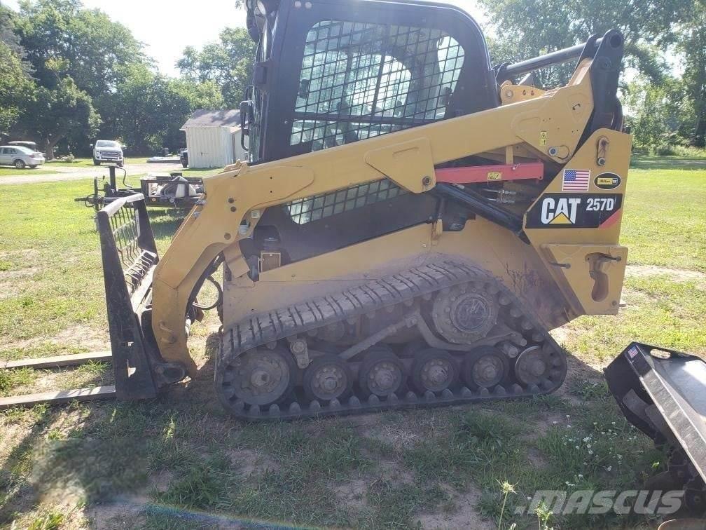 CAT 257D Skid steer loaders