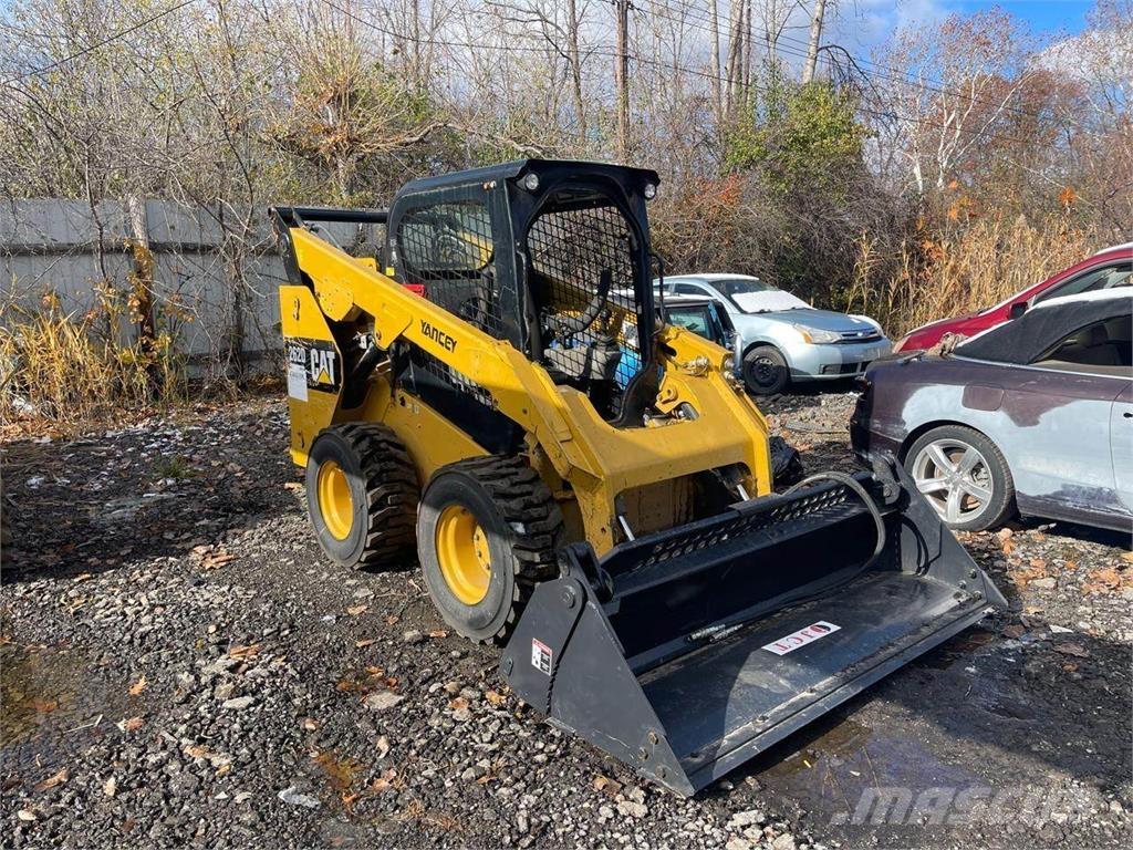 CAT 262D Skid steer loaders
