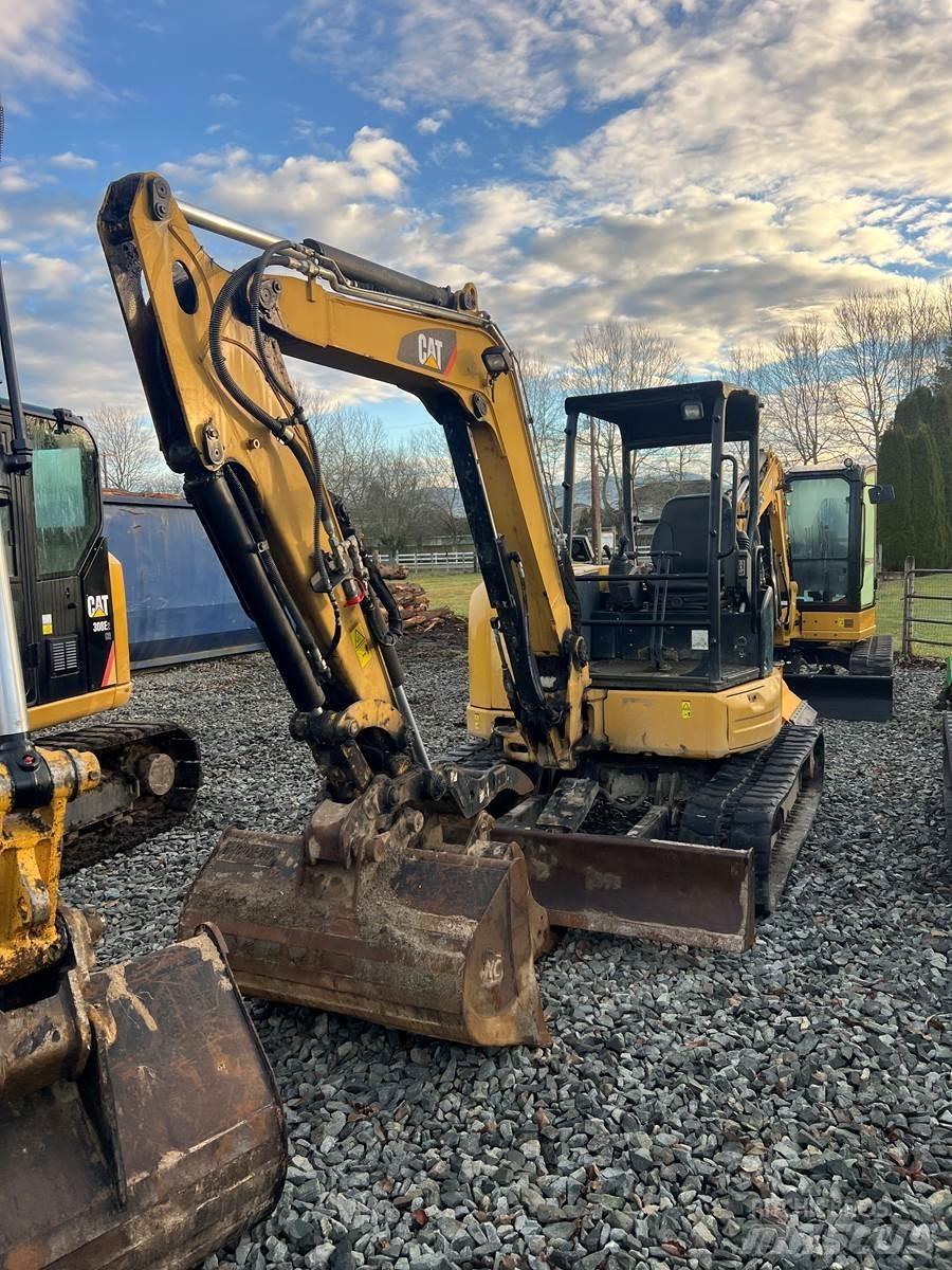 CAT 305 Mini excavators < 7t (Mini diggers)
